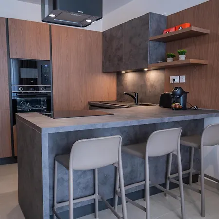 New Stylish Designer - Exceptional Location *