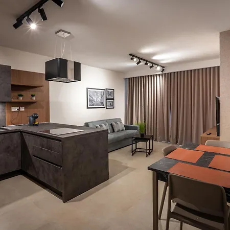 Apartment New Stylish Designer - Exceptional Location *