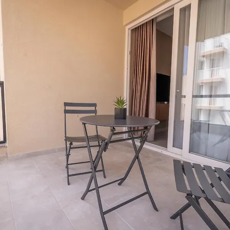 New Stylish Designer - Exceptional Location Apartment