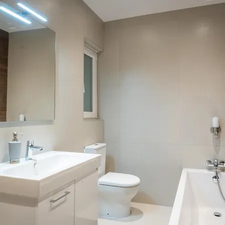 New Stylish Designer - Exceptional Location Apartment *