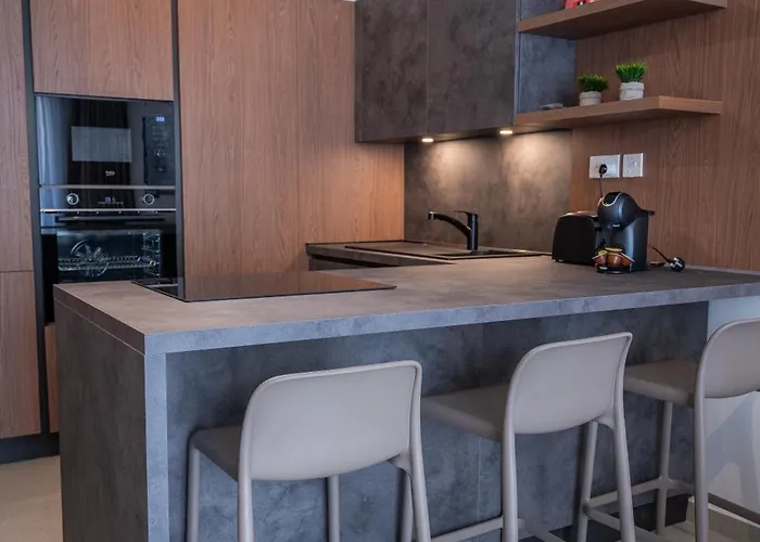 New Stylish Designer - Exceptional Location *