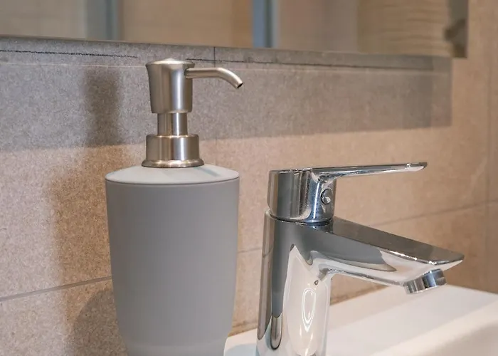 New Stylish Designer - Exceptional Location Apartament St Paul's Bay