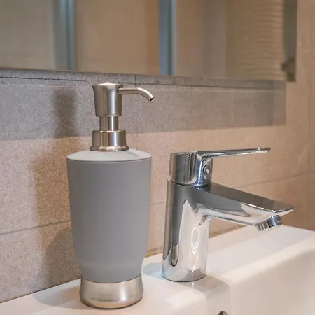 New Stylish Designer - Exceptional Location Apartament St. Paul's Bay